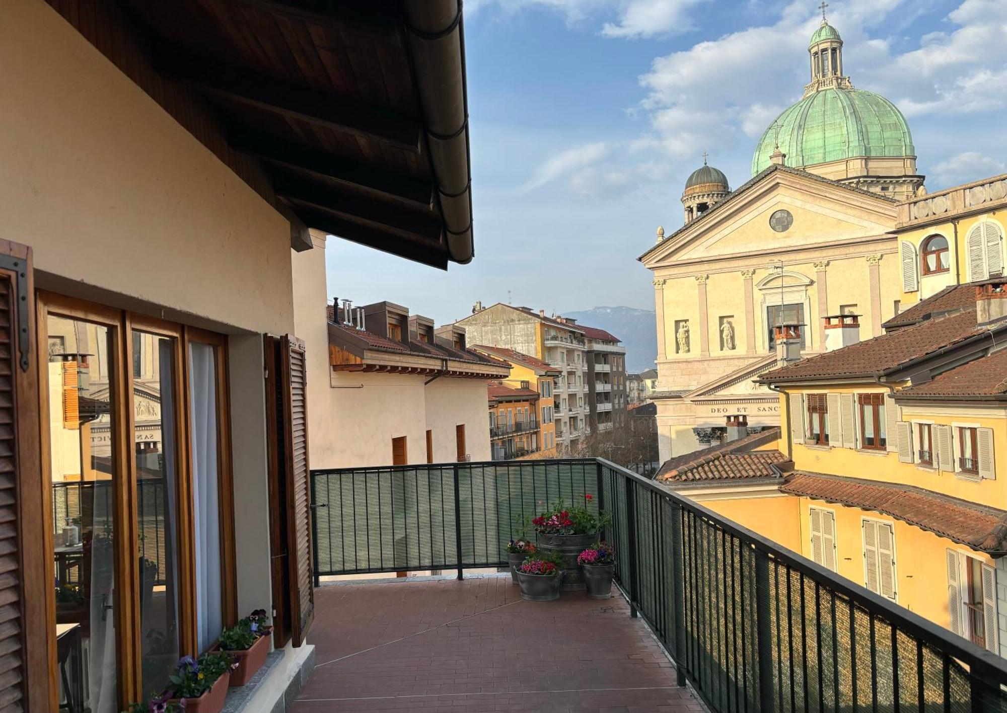 La Terrazza Apartment Verbania Exterior foto